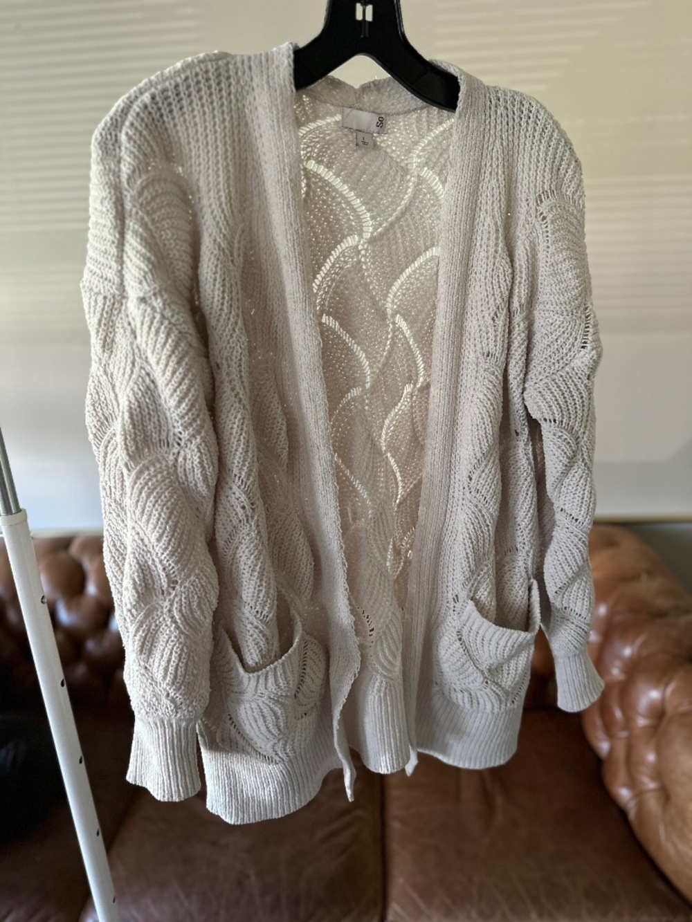 SO • (size L) cream cardigan with wave knit pattern *measurements in description